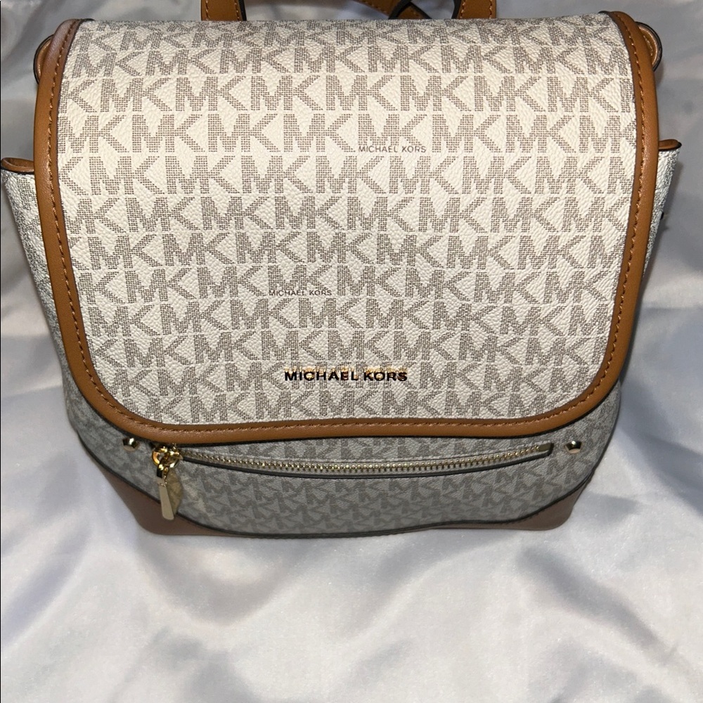 Michael Kors Vanilla/Acorn Harrison Medium Saffiano Leather Signature  Backpack - Picture 10 of 16